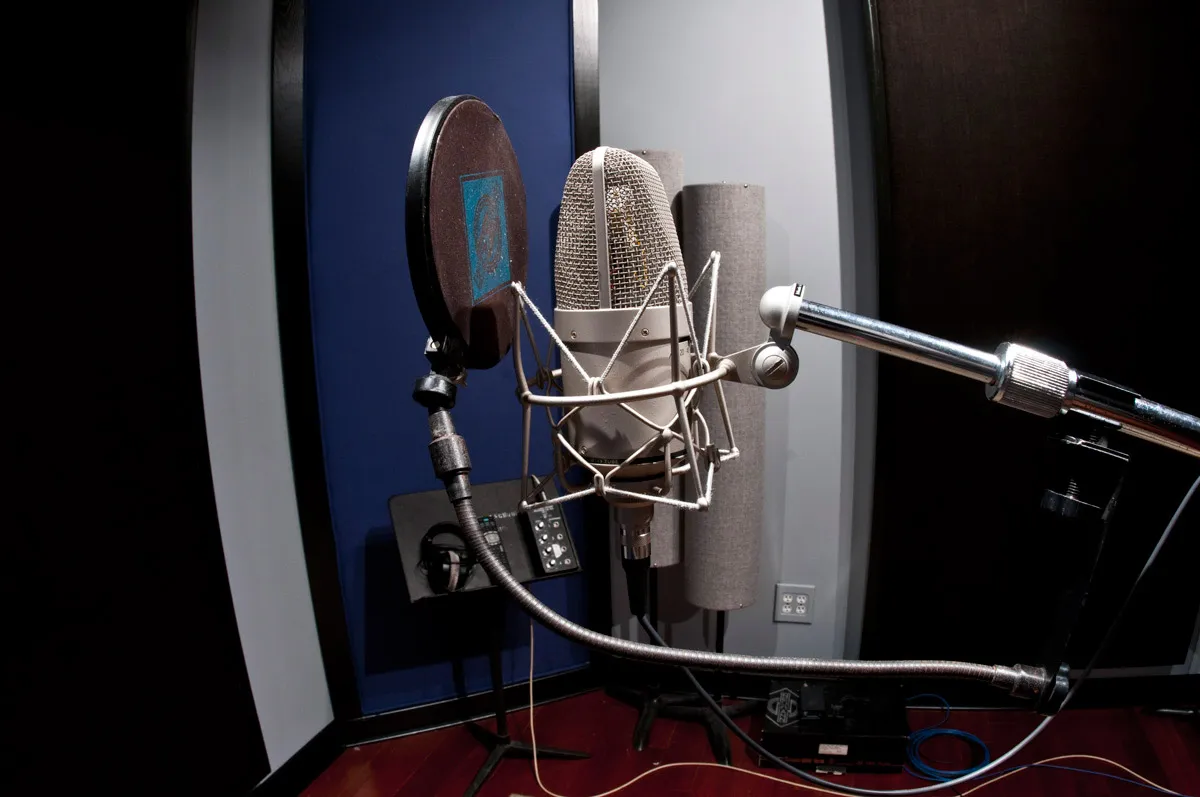 Microphone set up in an isolation room
